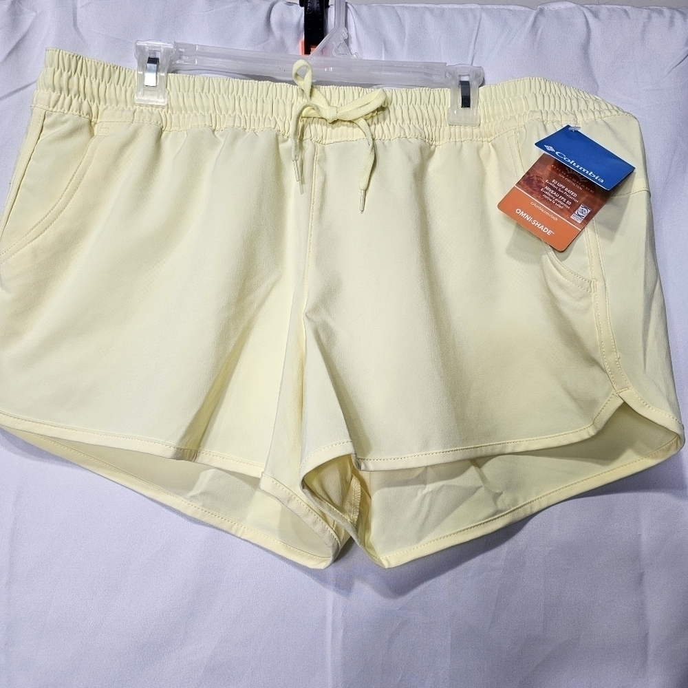 Columbia XL 3 in long yellow omni-shade regular fit shorts